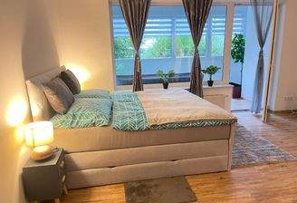 Wohn- und Schlafbereich  mit anschließenden Wintergarten