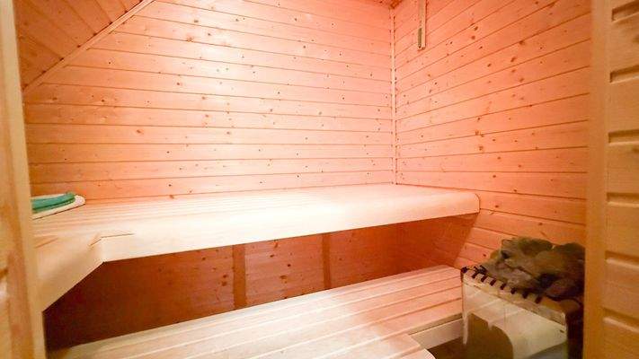 Gemütliche Holzsauna