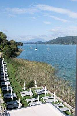 Liegewiese am Südufer des Wörthersees