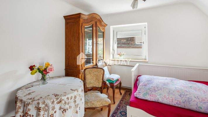 1. OG Schlafzimmer 1 1