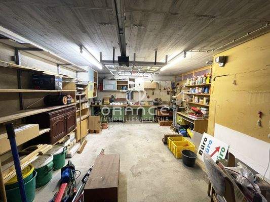 ...der direkte Zugang vom Haus in die Garage...