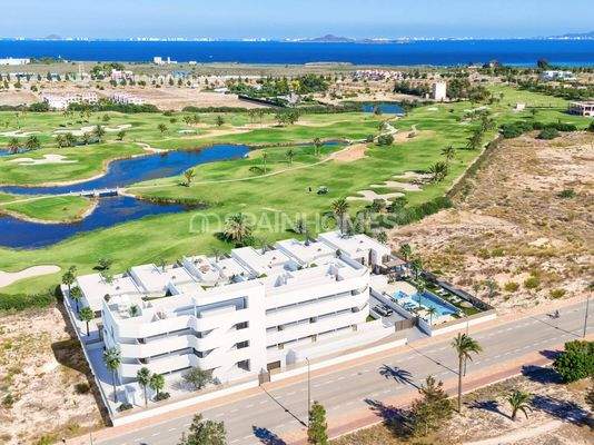 2 and 3-Bedroom Flats with Pool near the Golf Club in Los Alcazares