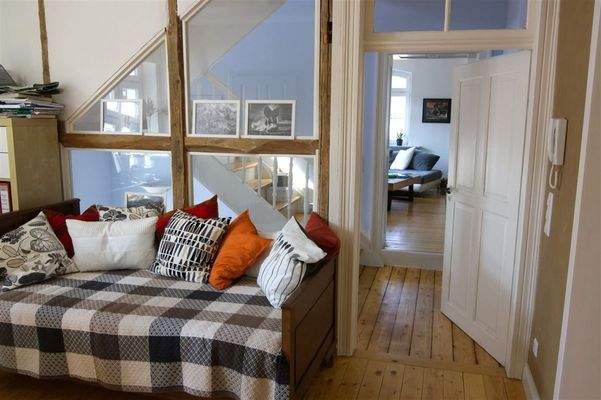 Arbeitszimmer Blick ins Wohnzimmer 1. OG