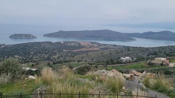 Kreta, Plaka Elounda: Großes Baugrundstück mit Mee