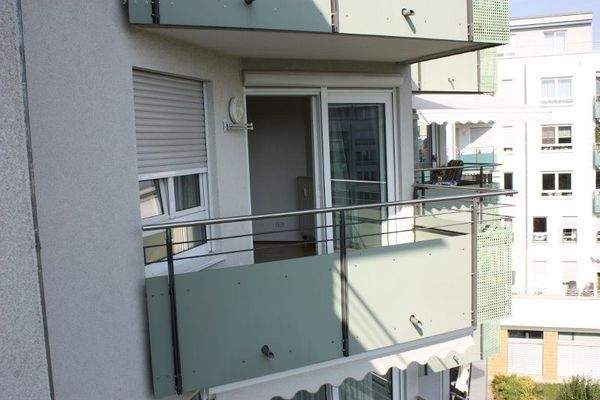 Blick vom vorderen auf den hinteren Balkon