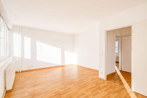 Lichtdurchfluteter Wohnbereich mit Weitblick