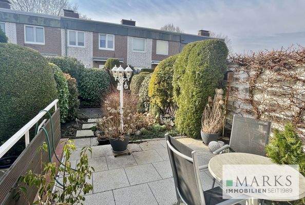 Terrasse mit Blick in den Garten