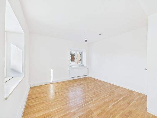 CAM02476G0-PR0038-STILL011