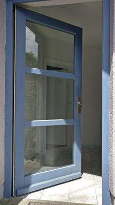 Hauseingang mit Wohnungstüre