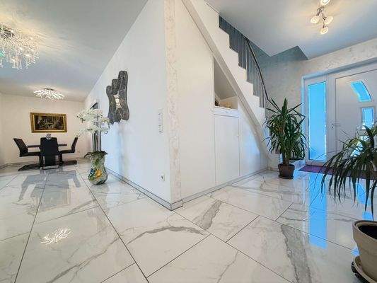 Einbauschränke unter der Treppe