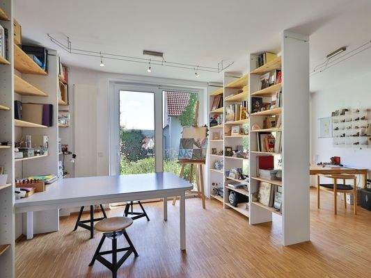 Separat abtrennbarer Arbeitsbereich im Gartengeschoss