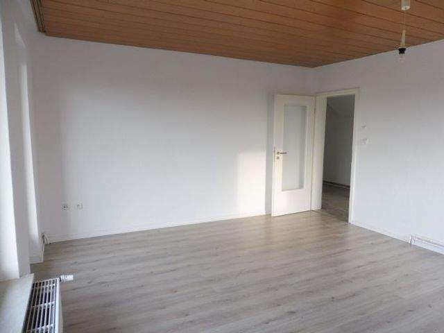 Sehr schöne 3-Zimmer-Wohnung mit Balkon und Aufzug - Photo 2