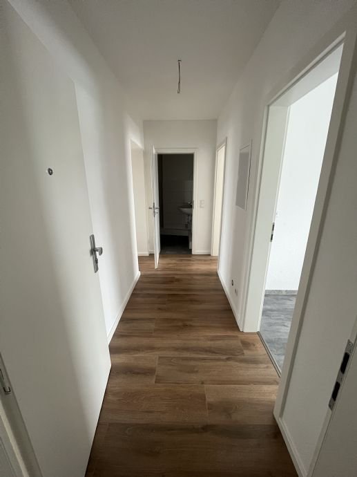 Frisch renovierte 3 Zimmer Wohnung in Zen­t­rums­nä­he zu vermieten
