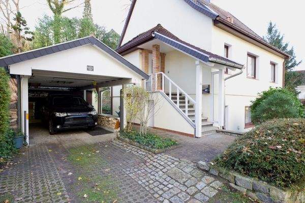 Carport & Eingangsbereich