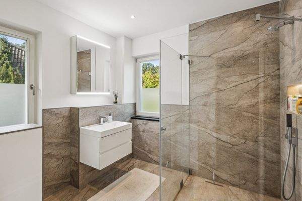 Badezimmer im Obergeschoss