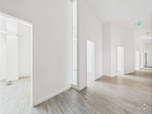 CAM05560G0-PR0011-STILL005