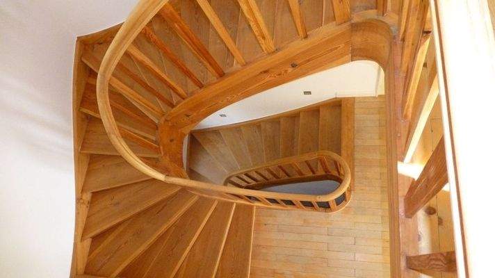 Original restaurierte Innentreppe