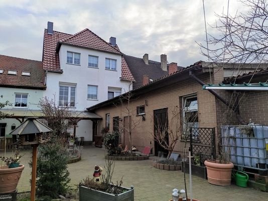Wohn- und Geschäftshaus mit  Nebengelass