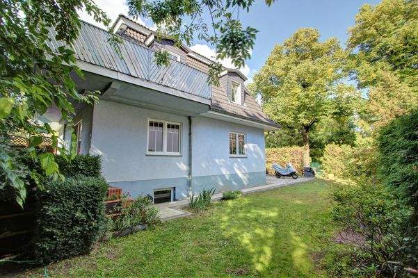 Garten hinter dem Haus