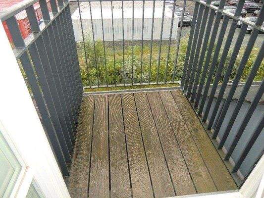 Balkon Nr.2 - Zugang vom Bad.JPG