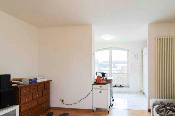 Wohnzimmer Küche und Balkon