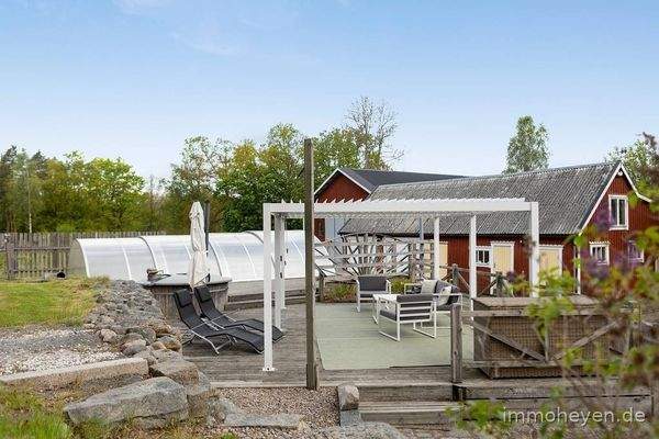 Terrasse mit Sonnenschutz