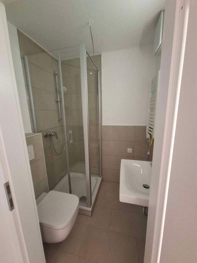 Alles neu! Kernsanierte 1-Zimmer-Wohnung mit Top-Infrastruktur - Photo 1