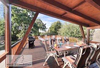 Teilüberdachte Terrasse