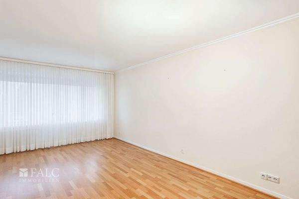 Wohnzimmer - Leer geräumt mit KI