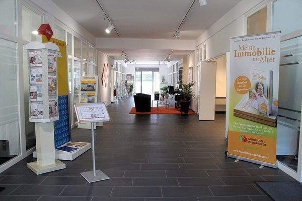 04 Gemeinschaftsflur und Ausstellungsflaeche