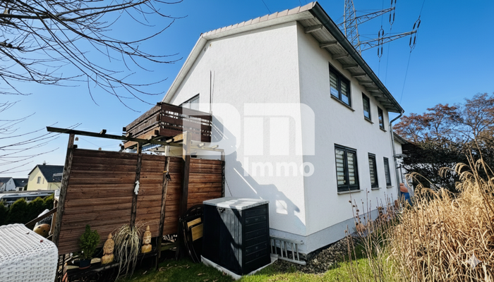 Seitenansicht / Ansicht zur Straße