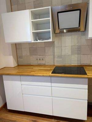 Küche mit Einbauküche