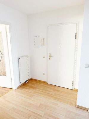 Flurbereich mit Blick Richtung Wohnungseingangstür