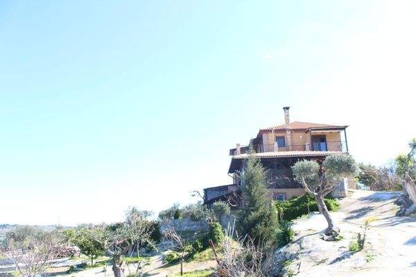 Großes Steinhaus mit Tauchbecken in Apokoronas