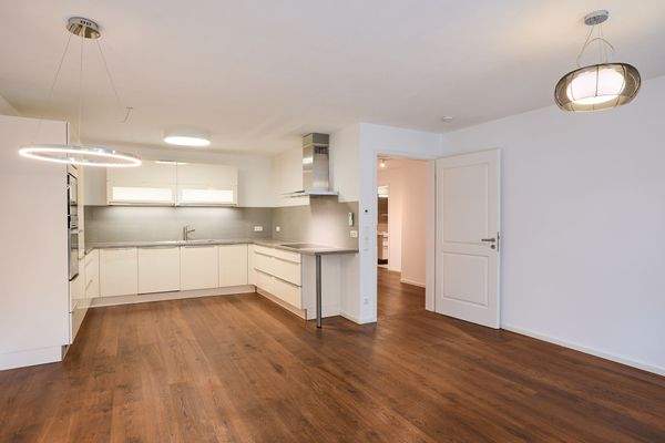 12 WZ mit offener Küche