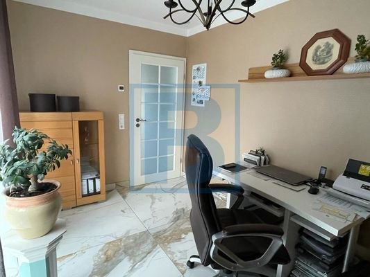 Büro EG