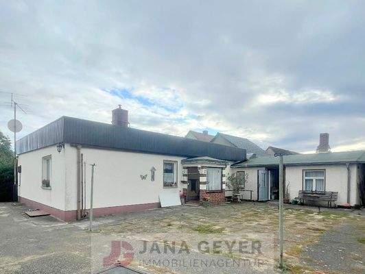 Objektansicht, Bungalow mit Anbau