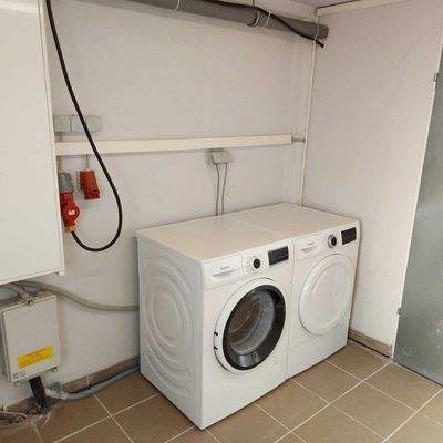 separate Wachküche in einer Garage 