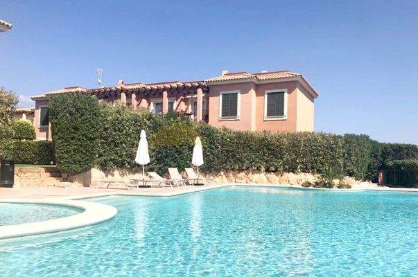 Hausansicht vom Pool