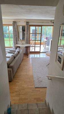 Blick von Treppe ins Wohnzimmer