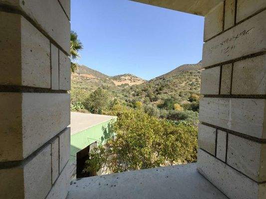 Kreta, Exantis: Unvollendetes, teilweise renoviertes Haus zum Verkauf in der Nähe von Bali