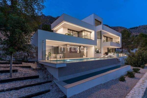 Privileged Located House with Sea Views in Altea Alicante