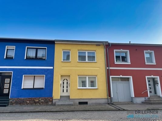 Einfamilienhaus als Reihenmittelhaus - Dr. Lehner Immobilien