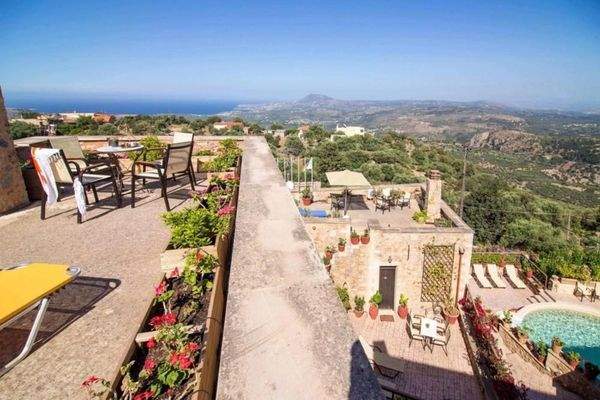 Kreta, Samonas: Steinvilla mit Meer- und Bergblick zu verkaufen