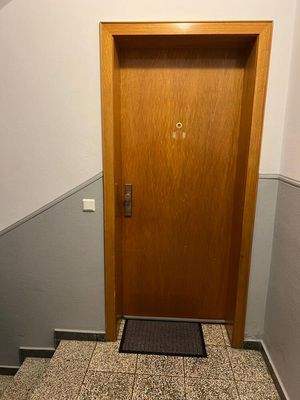 Wohnungseingangstür_EG_Links_WE_1
