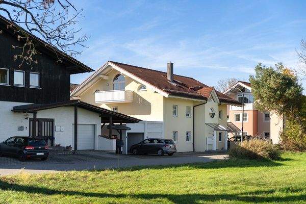 Ruhige Lage am Grünstreifen