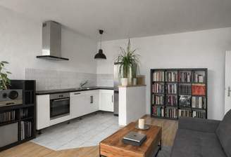 Wohnzimmer (Privatgegenstände entfernt) 