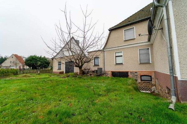 Außenansicht + Garten