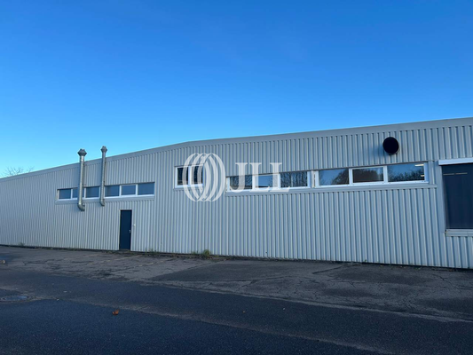 Crash Test Halle Aussenansicht