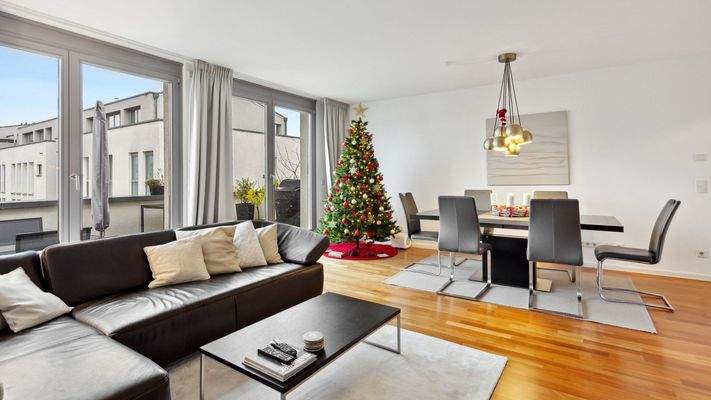 Wohn- & Essbereich mit Terrassenzugang